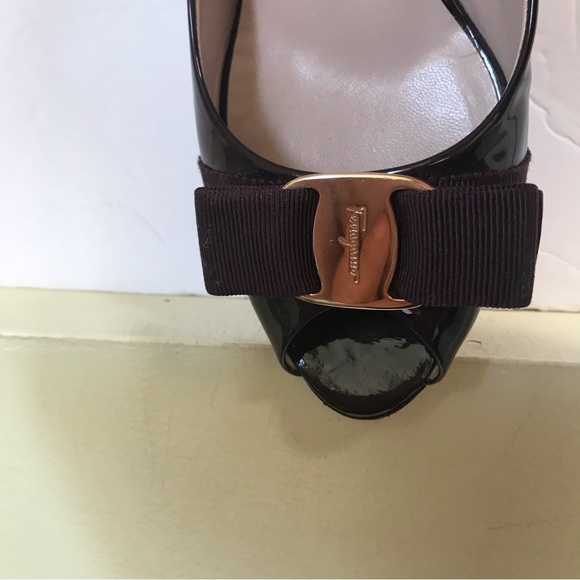 Salvatore Ferragamo Vara Open Peep Toe Pumps Bow Logo Patent Leather Shoes Heels - Picture 6 of 16